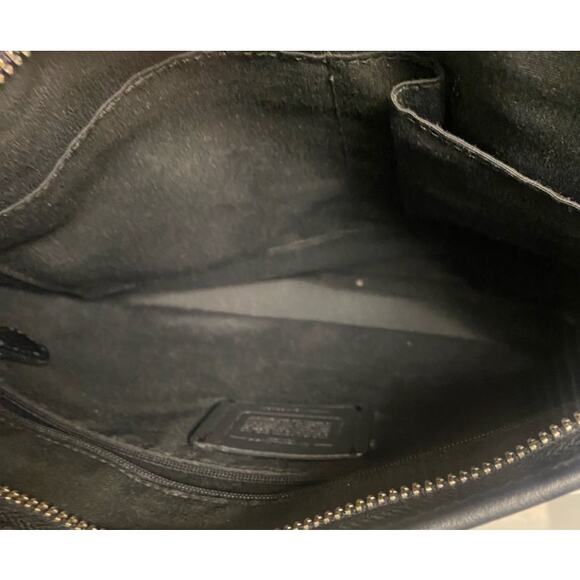 Black Crossbody Coach Purse Pebbled Leather Logo Design - Picture 2 of 5